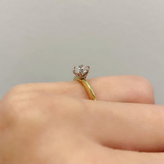 Round diamond 6-prong engagement ring in Yellow Gold,  Enlarge image 5