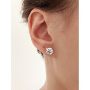 Classic Diamond Stud Earrings in 18K Rose Gold - Photo 4