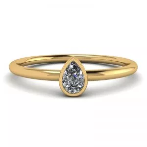 Pear Diamond Small Ring La Promesse Yellow Gold